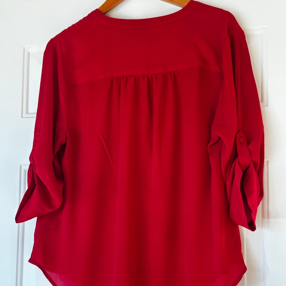 torrid Red V-Neck Button-Front Blouse - Picture 2 of 4